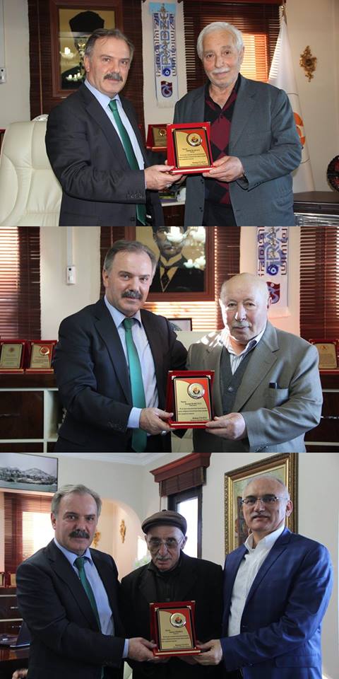 Sürmene'de 50 yılı aşan esnaflara plaket